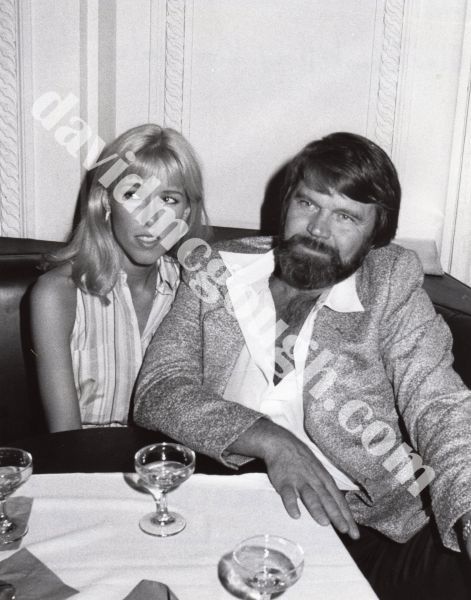 Glen Campbell and girlfriend, Kim 1981, NYC,1.jpg